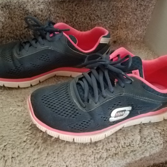 skechers dog tennis shoes